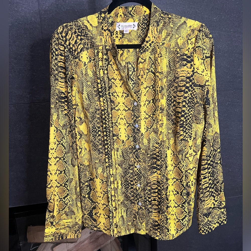 Nanette Lepore Snakeskin Print Button Down Top Size Medium - Picture 3 of 12